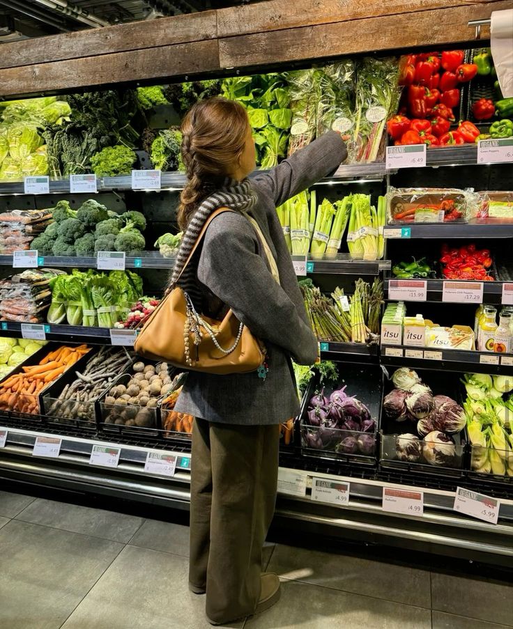 Mẹ Hà Nội chia sẻ: Tôi vượt ngân sách 1,2 triệu/tháng chỉ vì thói quen “mua nhanh cho xong” sau giờ tan ca- Ảnh 1. Mẹ Hà Nội chia sẻ: Tôi vượt ngân sách 1,2 triệu/tháng chỉ vì thói quen “mua nhanh cho xong” sau giờ tan ca- Ảnh 1.