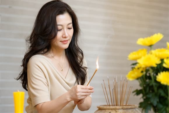 Thắp hương mỗi ngày tốt hay xấu, chuyên gia phong thủy giải thích rõ- Ảnh 2. Thắp hương mỗi ngày tốt hay xấu, chuyên gia phong thủy giải thích rõ- Ảnh 2.