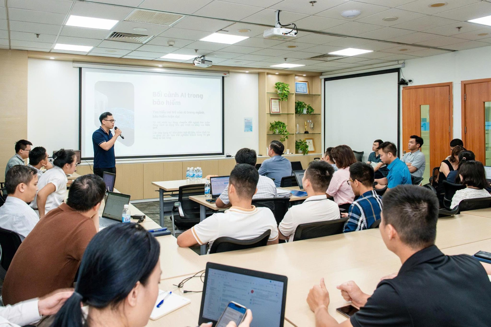 Bảo hiểm VietinBank (VBI) xếp hạng thứ 17 - Top 100 Nơi làm việc tốt nhất Việt Nam 2025 - Ảnh 1. Bảo hiểm VietinBank (VBI) xếp hạng thứ 17 - Top 100 Nơi làm việc tốt nhất Việt Nam 2025 - Ảnh 1.