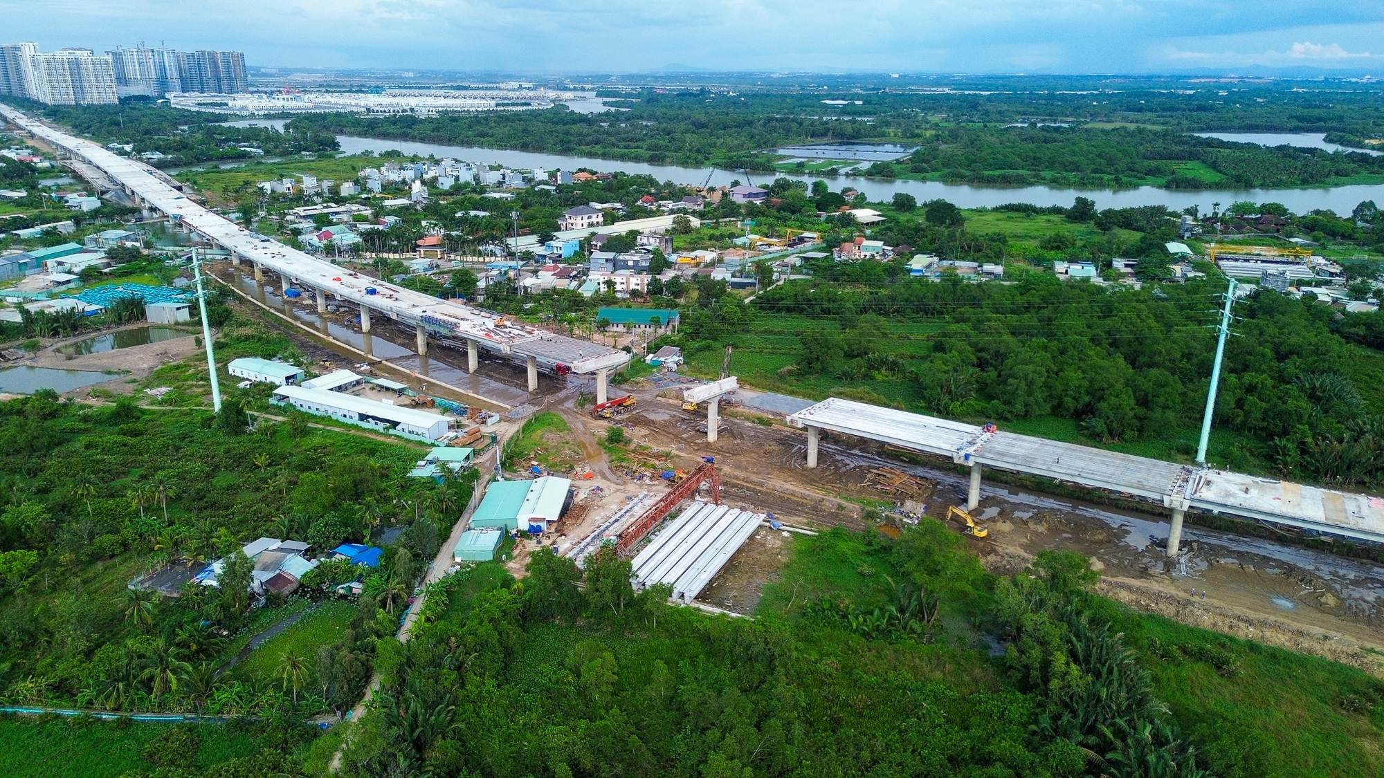 Toàn cảnh khu vực sẽ xây cầu hơn 11.000 tỷ đồng, nằm cạnh khúc sông mỗi km ‘cõng’ một tỷ usd bất động sản ở TP.HCM - Ảnh 1.