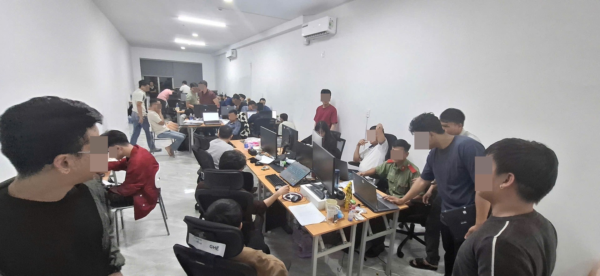 Đột kích công ty công nghệ ở Đà Nẵng: Công an phát hiện hàng chục kỹ sư Việt viết code cho loạt web cá cược, điều phối dòng tiền chảy về đối tác Campuchia - Ảnh 1.