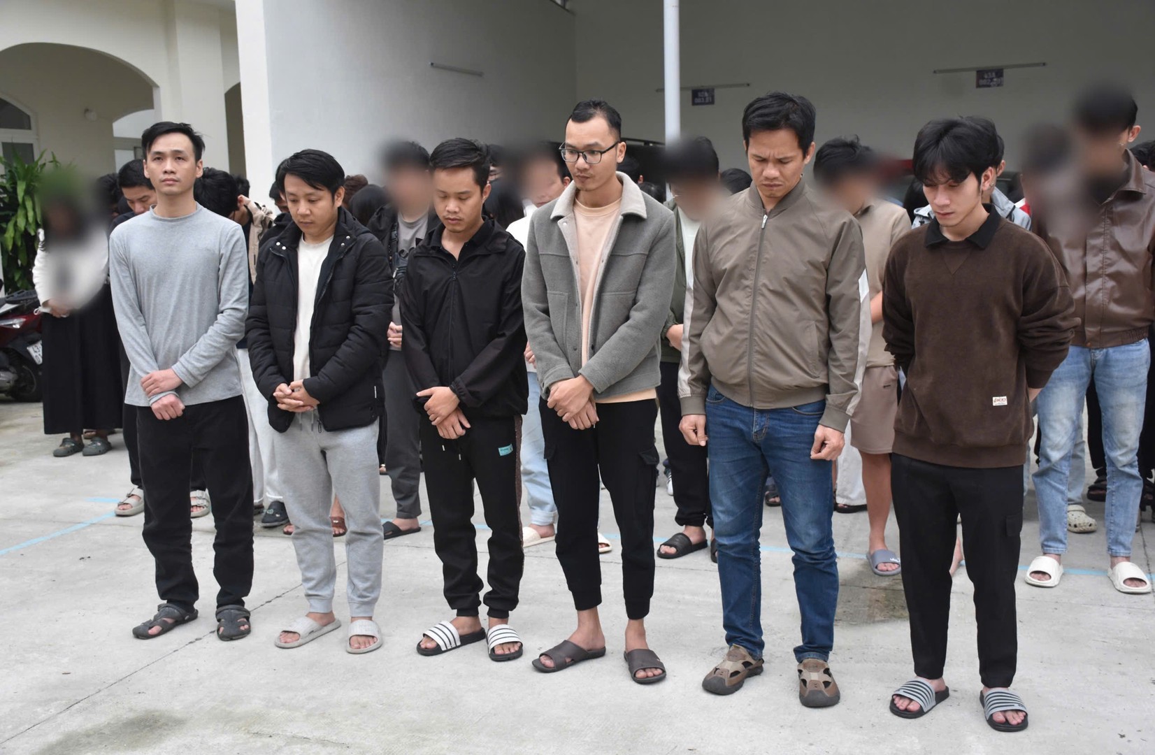 Đột kích công ty công nghệ ở Đà Nẵng: Công an phát hiện hàng chục kỹ sư Việt viết code cho loạt web cá cược, điều phối dòng tiền chảy về đối tác Campuchia - Ảnh 3.