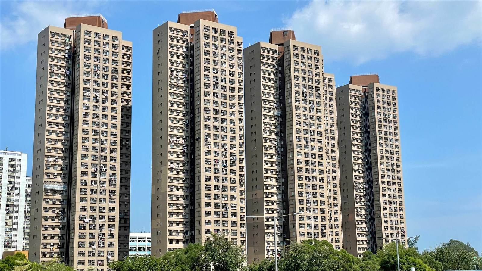 Giá chung cư ở Hong Kong đắt đến mức nào? Đến người nước ngoài còn phải choáng! - Ảnh 3.