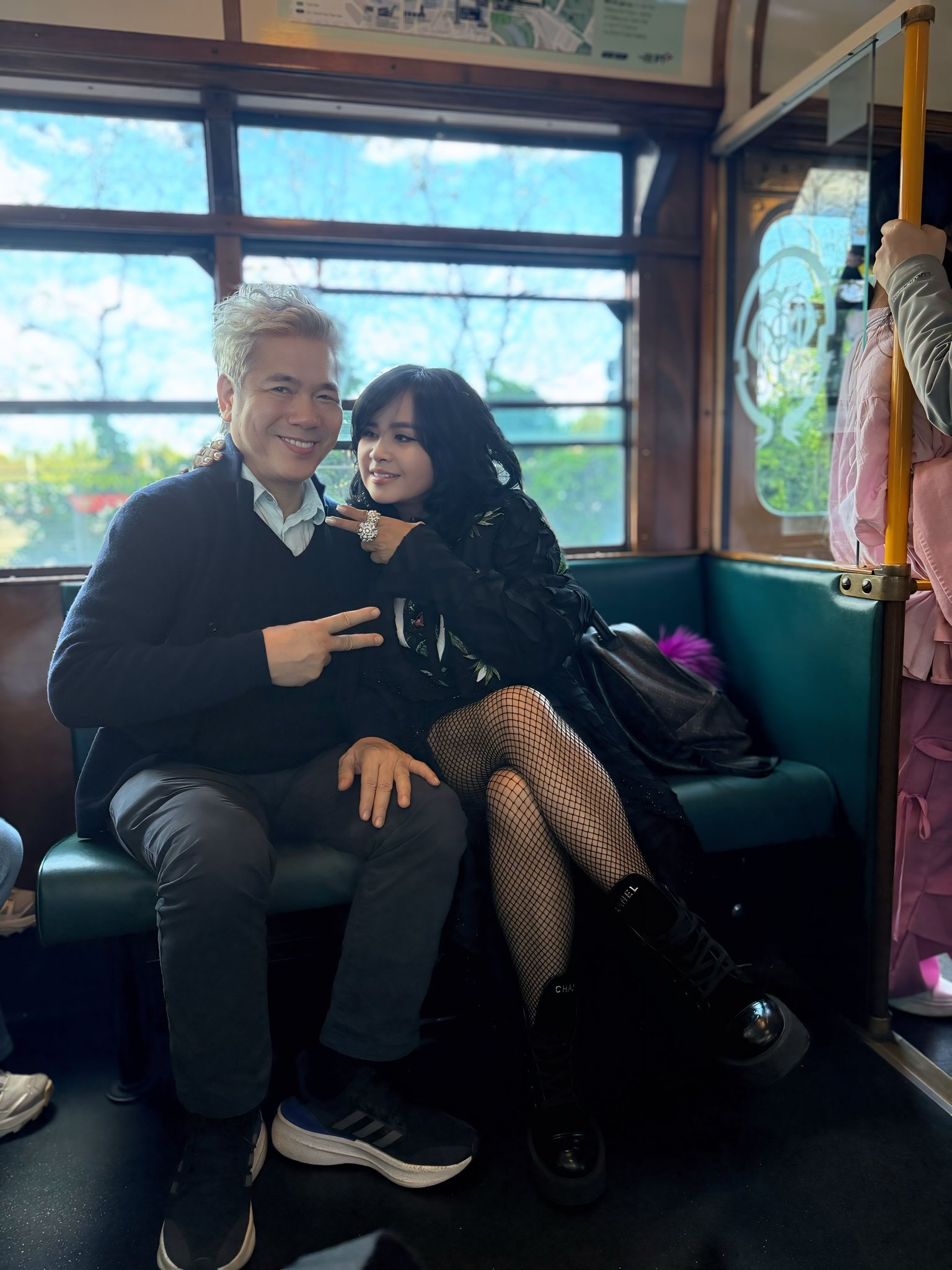 Thanh Lam - Quốc Trung sau chia tay: Người U60 sắp lấy chồng, người bên bạn gái 20 năm không cưới- Ảnh 5. Thanh Lam - Quốc Trung sau chia tay: Người U60 sắp lấy chồng, người bên bạn gái 20 năm không cưới- Ảnh 5.