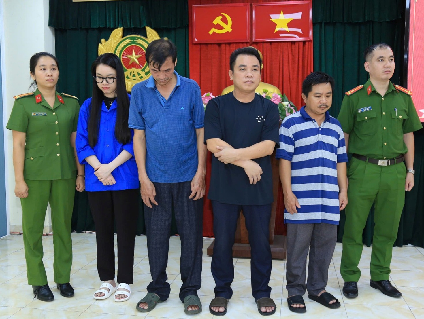 Triệt phá đường dây mua bán hóa đơn cho hàng trăm doanh nghiệp trị giá hơn 4.000 tỉ đồng - Ảnh 1.