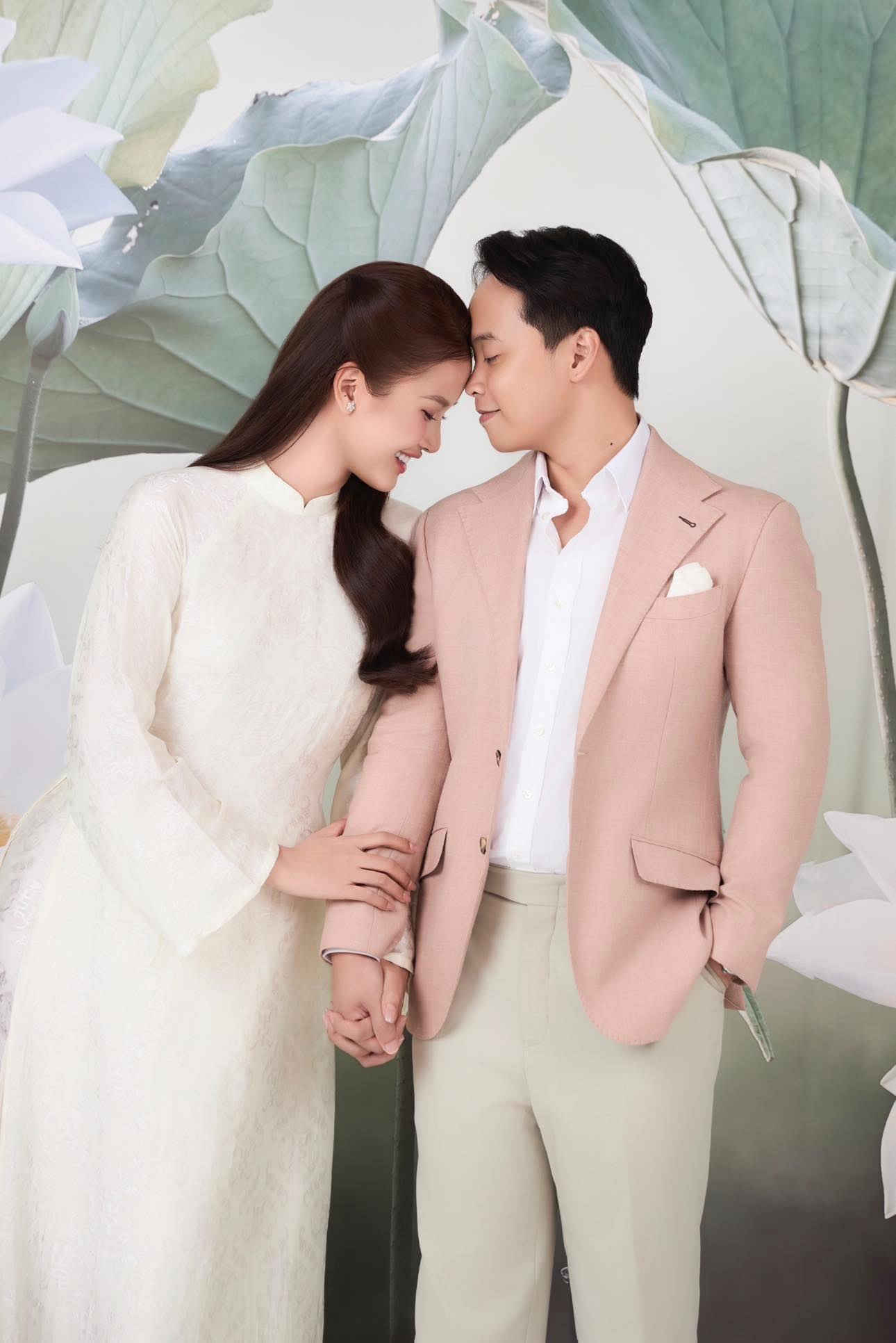 Đám cưới Hương Ly: Bí mật lễ ăn hỏi và chân dung chồng doanh nhân lộ diện - Ảnh 3. Đám cưới Hương Ly: Bí mật lễ ăn hỏi và chân dung chồng doanh nhân lộ diện - Ảnh 3.