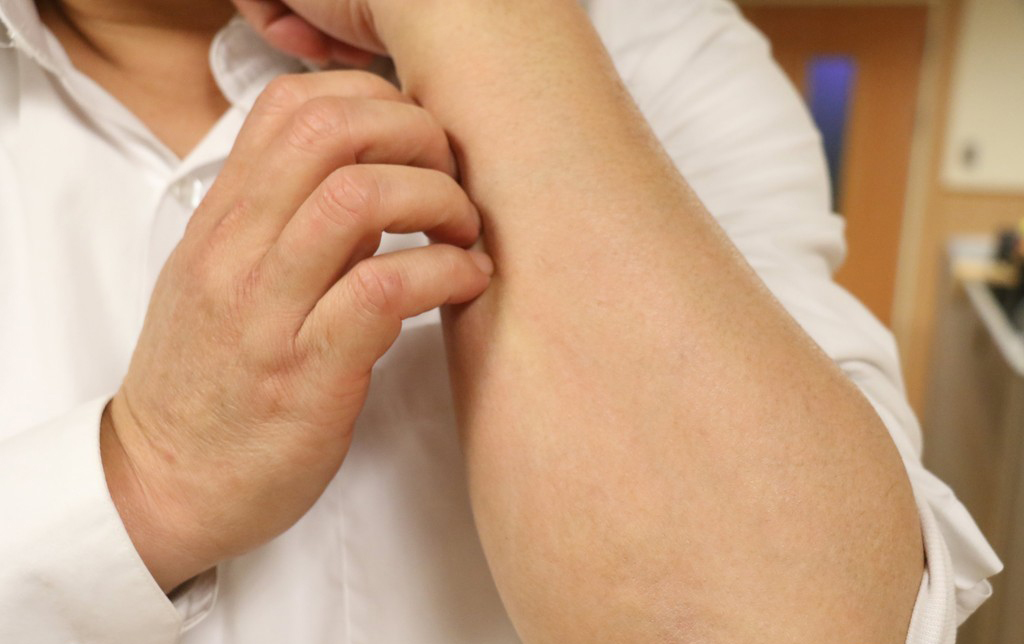 Nḗu thường xuyên có 7 cảm giác này, rất có thể nhiḕu bệnh ung thư ᵭang "thách thức", bạn cần ᵭi khám ngay! - Ảnh 3.