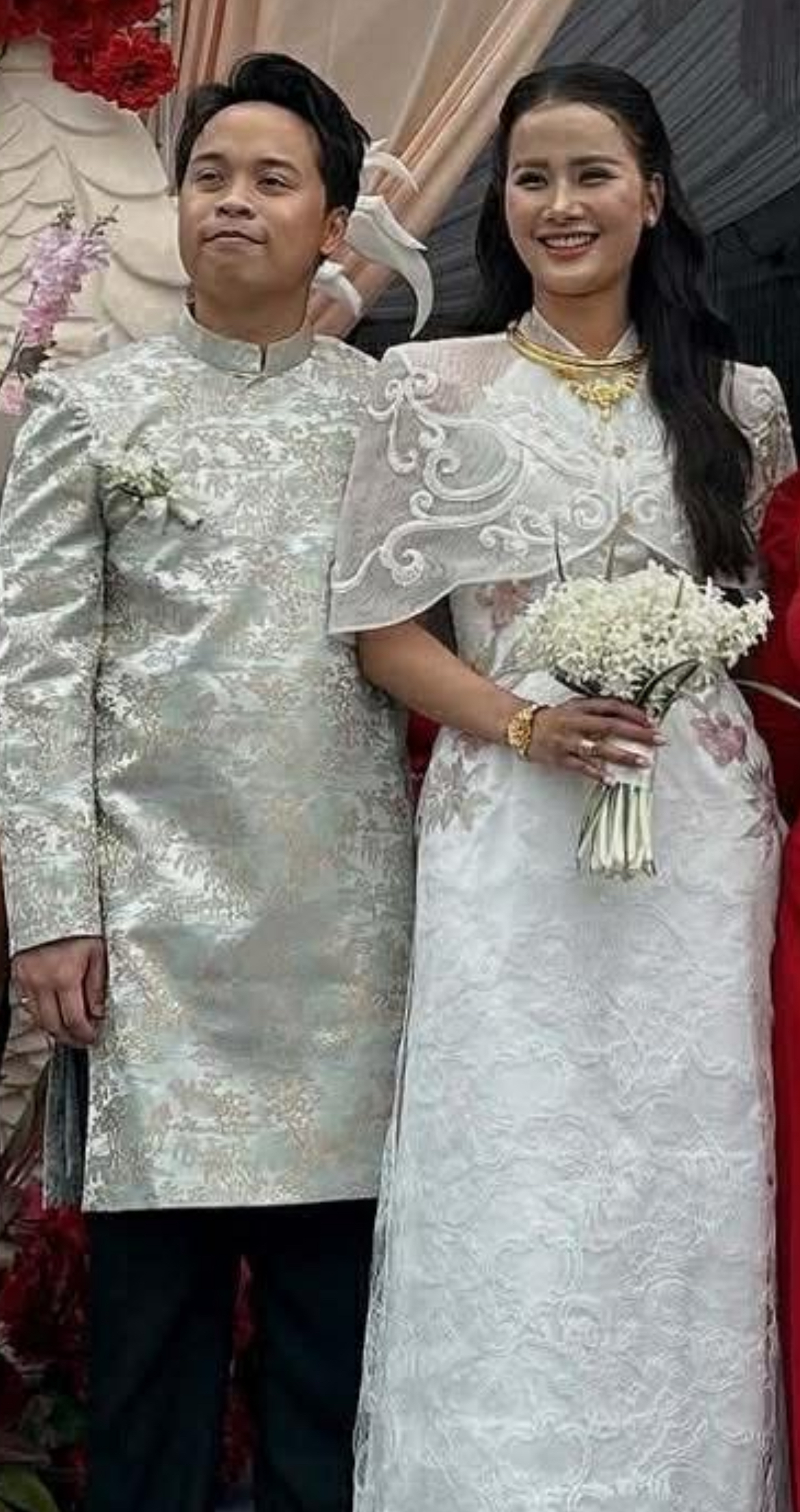 Đám cưới Hương Ly: Bí mật lễ ăn hỏi và chân dung chồng doanh nhân lộ diện - Ảnh 2. Đám cưới Hương Ly: Bí mật lễ ăn hỏi và chân dung chồng doanh nhân lộ diện - Ảnh 2.