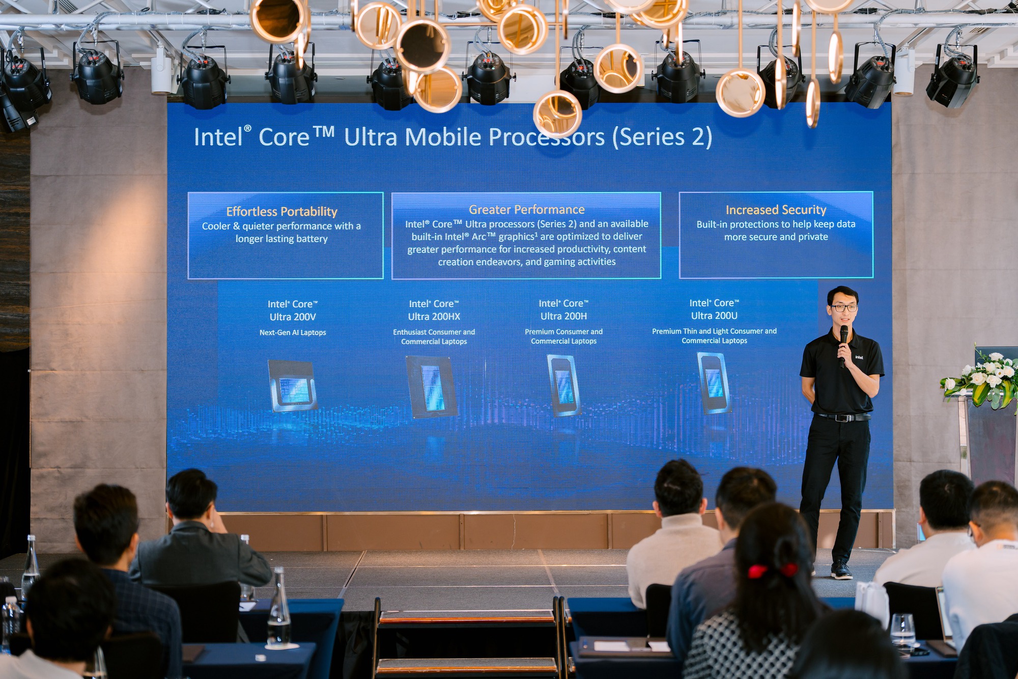 Giám đốc Quốc gia Intel Việt Nam: "AI PC là bước tiến mới của công nghệ máy tính, cho phép xử lý AI trực tiếp trên thiết bị và đảm bảo tính riêng tư dữ liệu" - Ảnh 2.