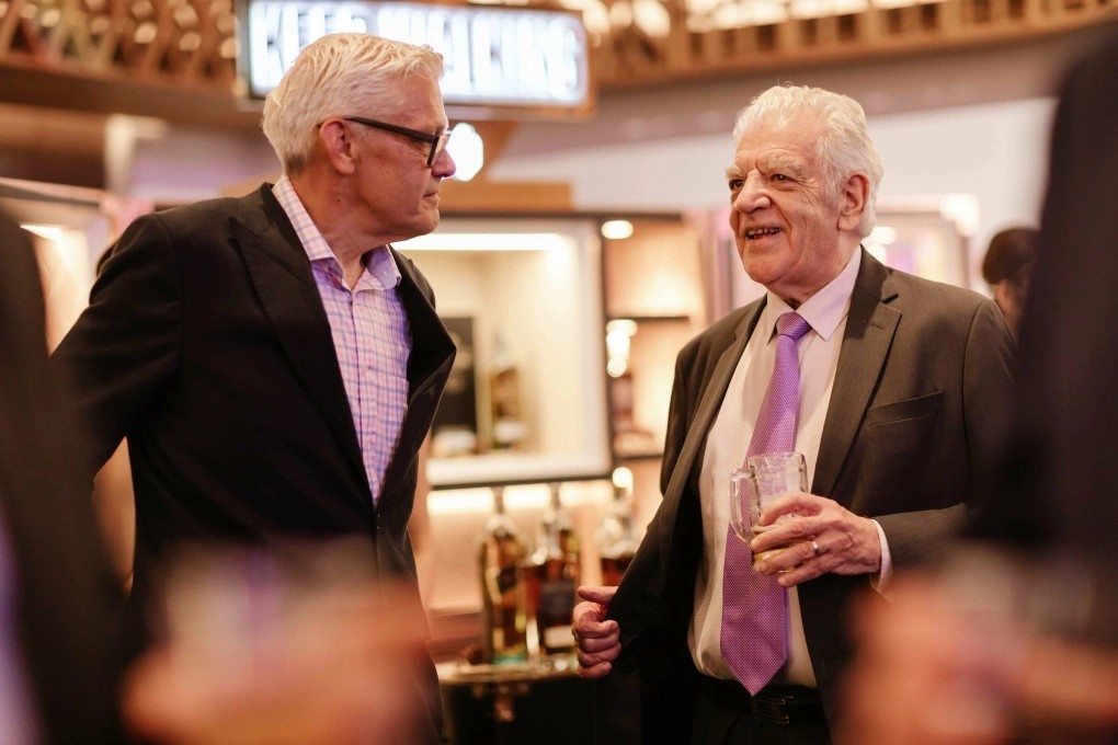 000001: Mã số căn cước đặc biệt của doanh nhân Anh dành trọn sự nghiệp 36 năm cho Việt Nam, nghỉ hưu vẫn làm việc 5 ngày/tuần 000001: Mã số căn cước đặc biệt của doanh nhân Anh dành trọn sự nghiệp 36 năm cho Việt Nam, nghỉ hưu vẫn làm việc 5 ngày/tuần