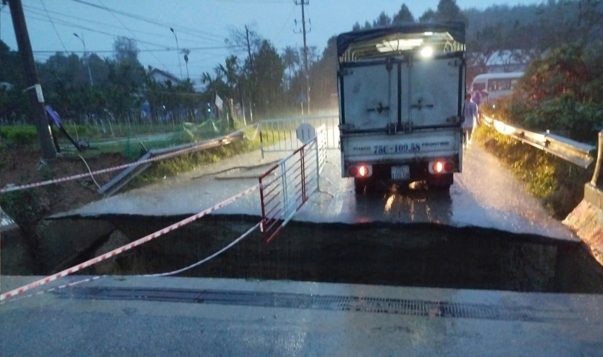 - Ảnh 18. - Ảnh 18.