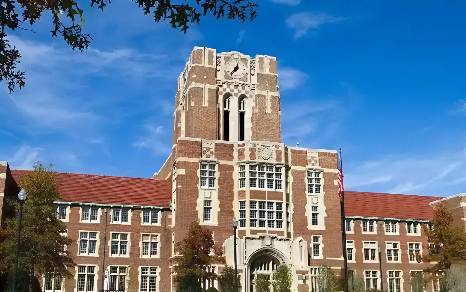 Khoe con học trường gần 190 triệu đồng/học kỳ, ông bố bất ngờ bị MXH chất vấn: "Có thật là yêu thương con không?" - Ảnh 1.