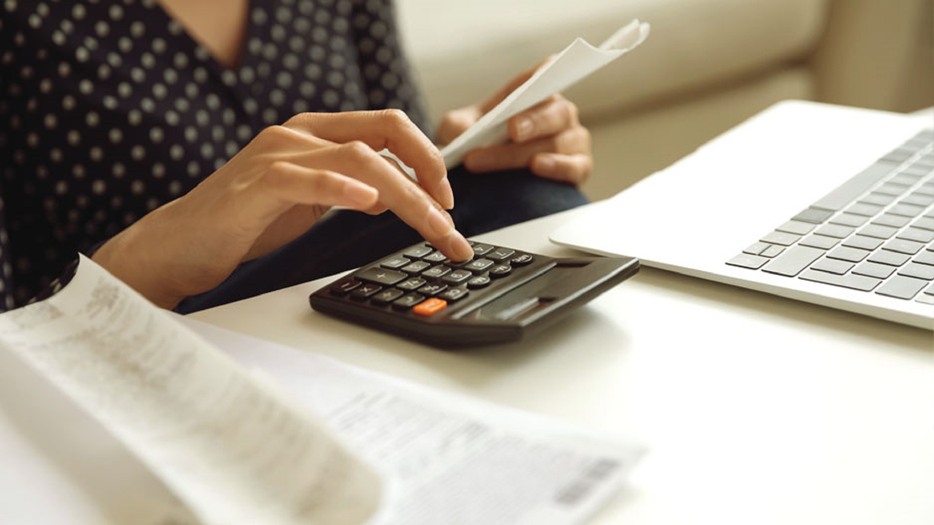 Những người mãi không dư tiền thường có 5 thói quen này - nghe quen đến giật mình- Ảnh 1. Những người mãi không dư tiền thường có 5 thói quen này - nghe quen đến giật mình- Ảnh 1.