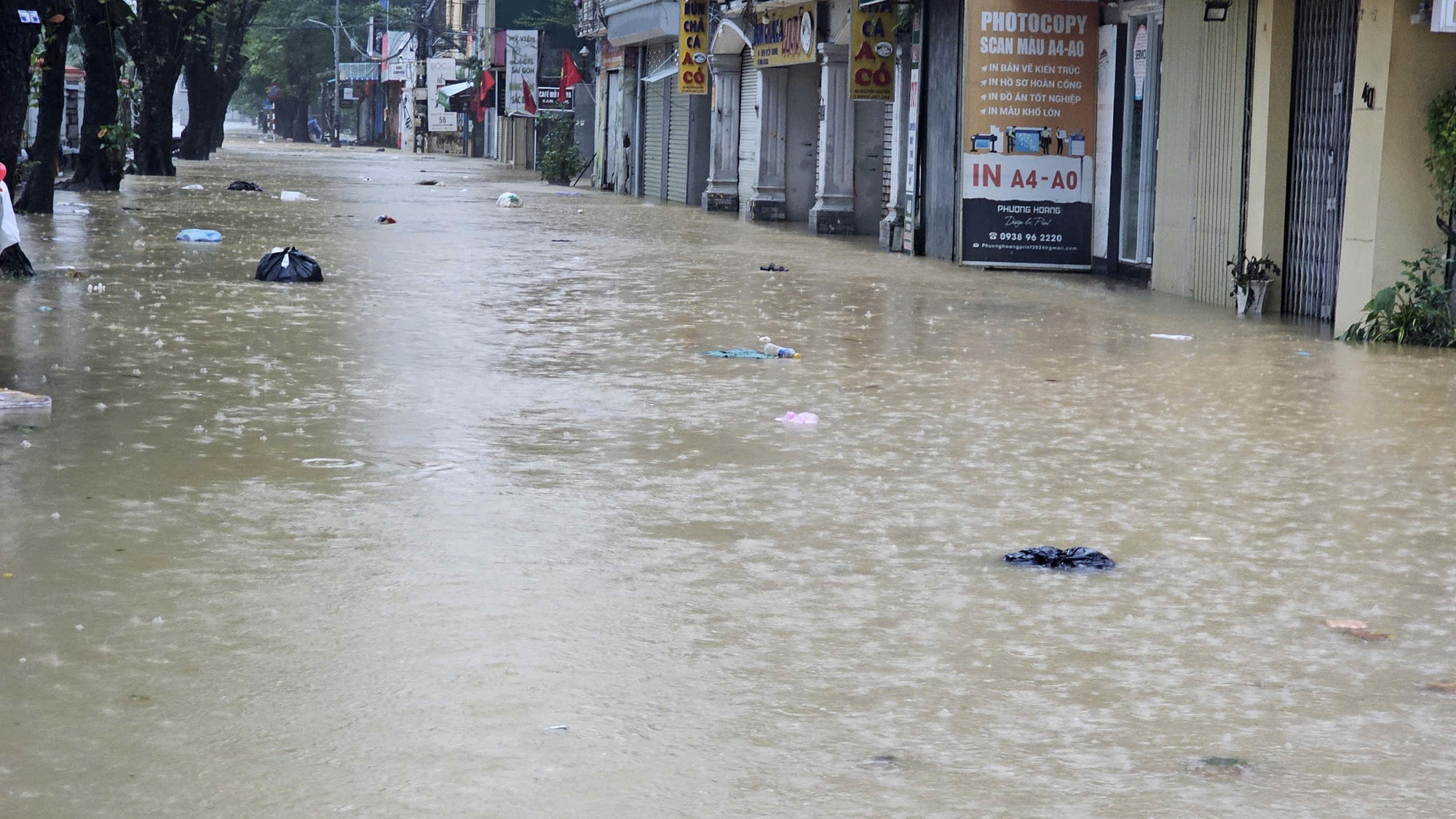 Lũ “tập 3” bắt đầu tại Huế, cảnh báo diễn biến phức tạp do bão Kalmaegi Lũ “tập 3” bắt đầu tại Huế, cảnh báo diễn biến phức tạp do bão Kalmaegi