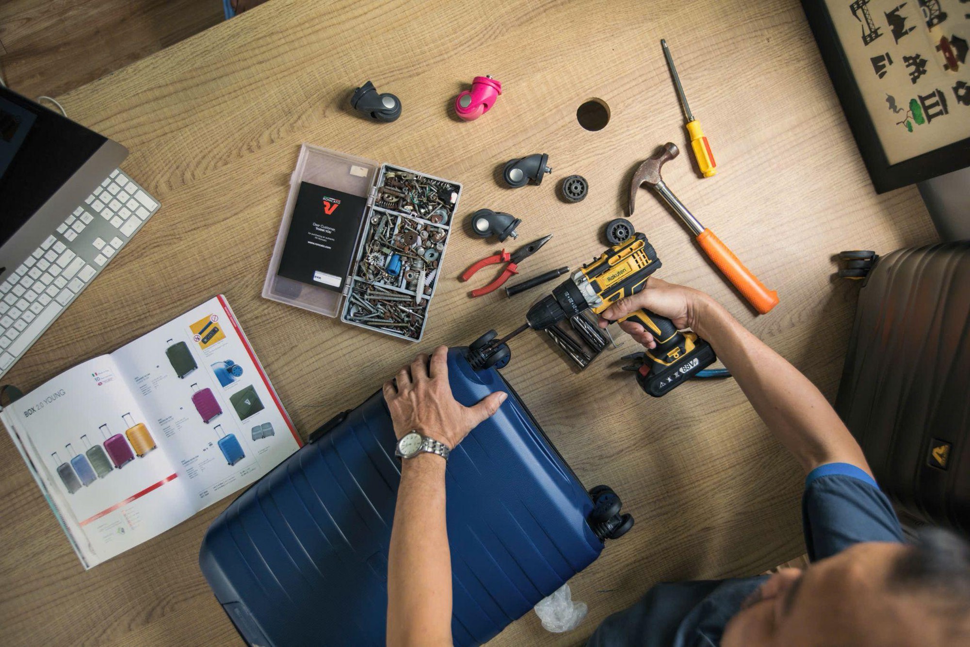 So sánh chất liệu vali kéo: Vì sao người dùng cao cấp ưu tiên chọn từ KOS Shop? - Ảnh 2. So sánh chất liệu vali kéo: Vì sao người dùng cao cấp ưu tiên chọn từ KOS Shop? - Ảnh 2.