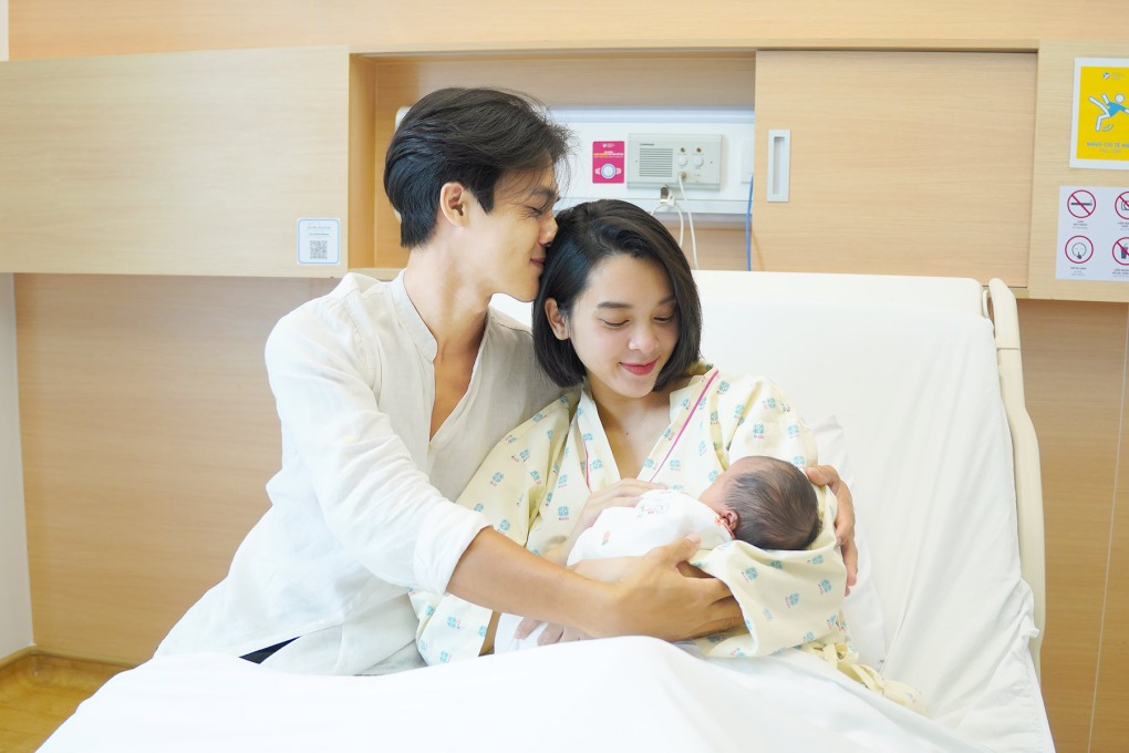 Con sao Vbiz mới 3 tháng tuổi đã bị viêm ruột, lý do khiến ai cũng ngỡ ngàng- Ảnh 3. Con sao Vbiz mới 3 tháng tuổi đã bị viêm ruột, lý do khiến ai cũng ngỡ ngàng- Ảnh 3.