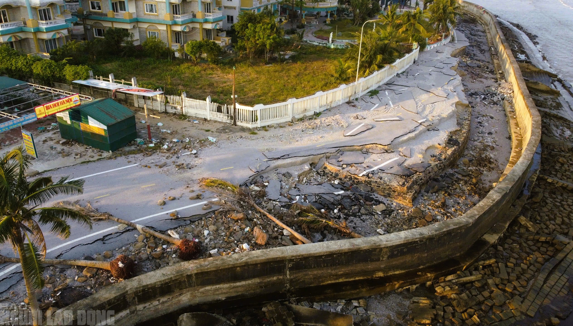 Cảnh tơi tả ở khu du lịch Hải Tiến thanh hóa cần 100 tỉ đồng tái thiết - Ảnh 1. Cảnh tơi tả ở khu du lịch Hải Tiến thanh hóa cần 100 tỉ đồng tái thiết - Ảnh 1.