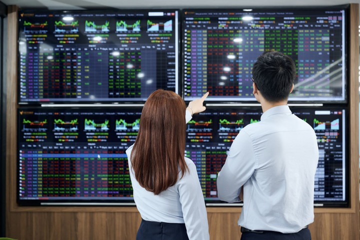 Chứng khoán tuần tới giằng co quanh 1 . 700 Điểm và cơ hội đầu tư Chứng khoán - Ảnh 2. Chứng khoán tuần tới giằng co quanh 1 . 700 Điểm và cơ hội đầu tư Chứng khoán - Ảnh 2.