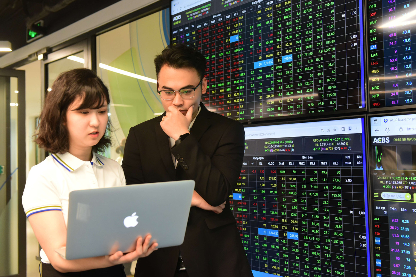 Chứng khoán tháng 12: Liệu có cơ hội tăng trưởng cho Nhà đầu tư trong bối cảnh mới? - Ảnh 1. Chứng khoán tháng 12: Liệu có cơ hội tăng trưởng cho Nhà đầu tư trong bối cảnh mới? - Ảnh 1.