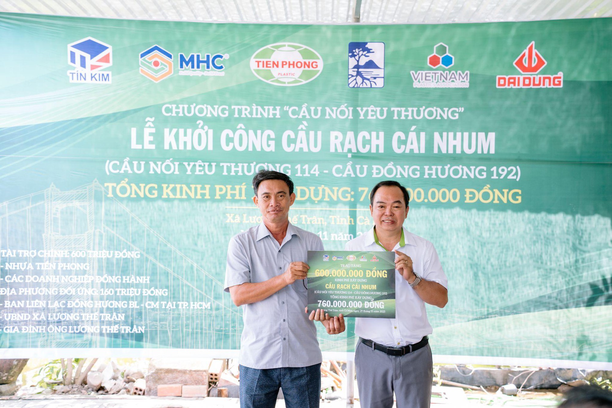 Nhựa Tiền Phong khởi công “Cầu nối yêu thương” số 114 tại Cà Mau - Ảnh 2. Nhựa Tiền Phong khởi công “Cầu nối yêu thương” số 114 tại Cà Mau - Ảnh 2.