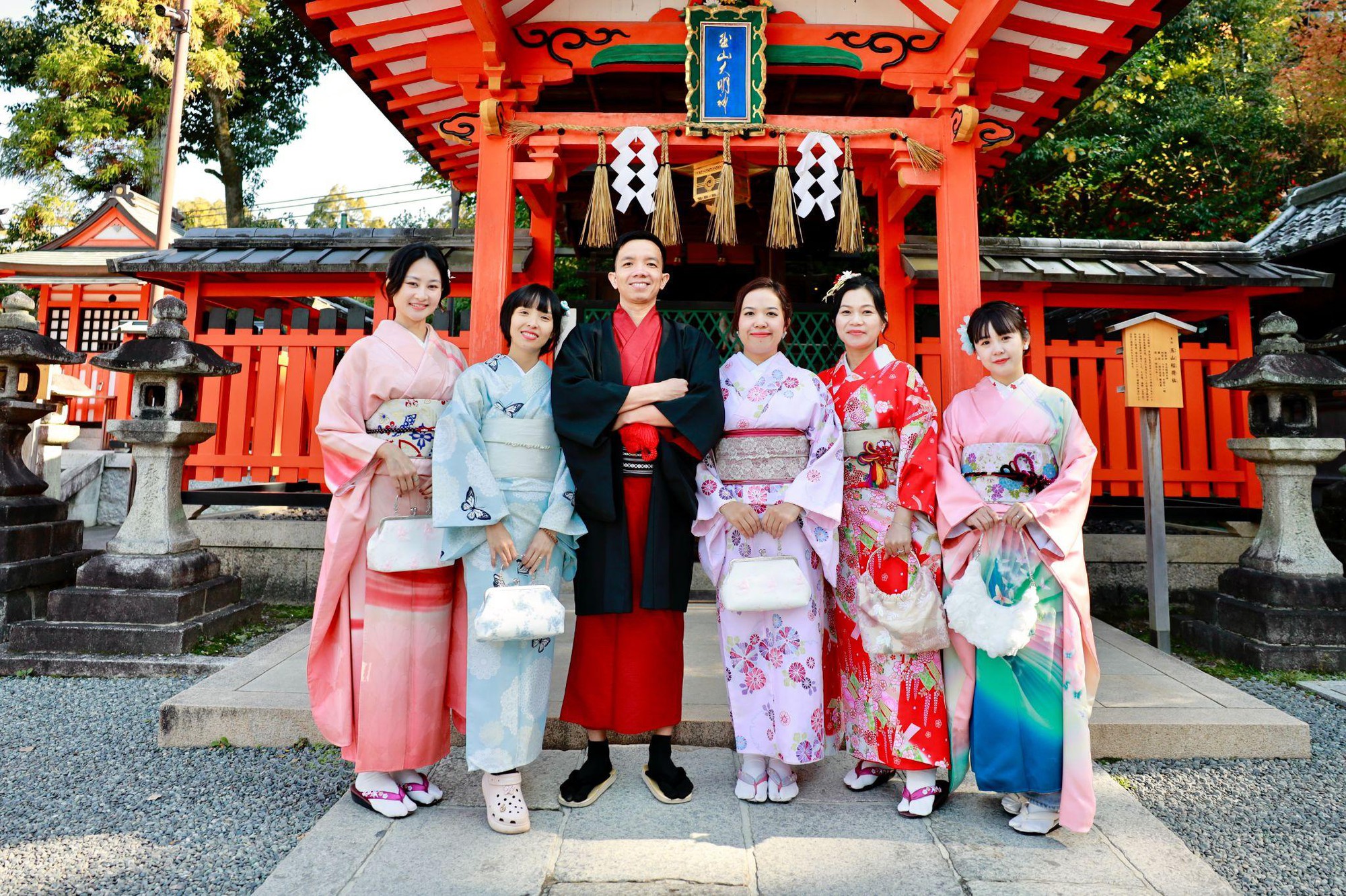 Bán phim cách nhiệt - Khám phá thế giới: “Hành trình mùa thu Nhật Bản 2025” - Ảnh 3. Bán phim cách nhiệt - Khám phá thế giới: “Hành trình mùa thu Nhật Bản 2025” - Ảnh 3.