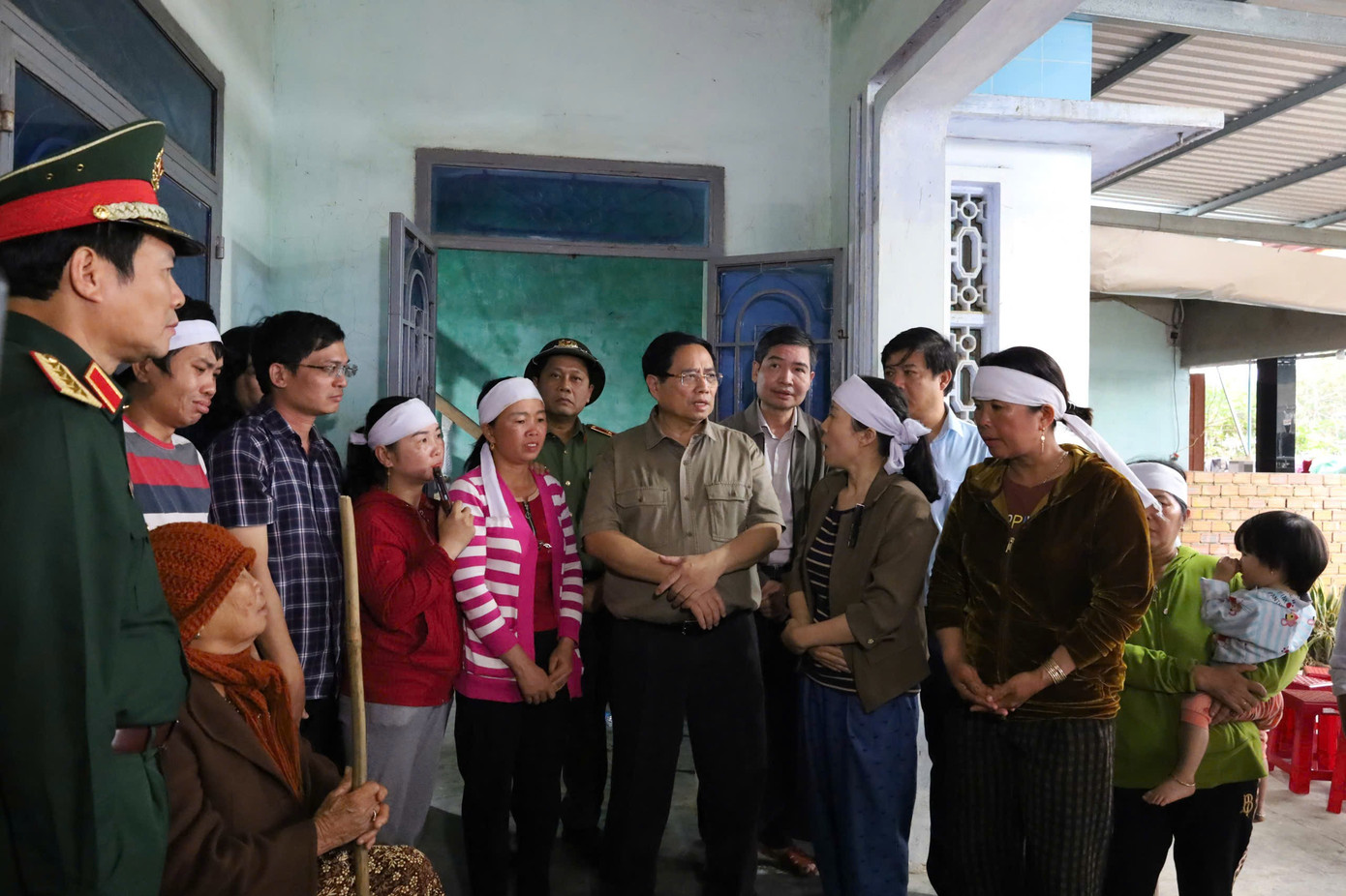 Thủ tướng yêu cầu chiến dịch tái thiết nhà ở cho đồng bào bị thiên tai - Ảnh 3. Thủ tướng yêu cầu chiến dịch tái thiết nhà ở cho đồng bào bị thiên tai - Ảnh 3.