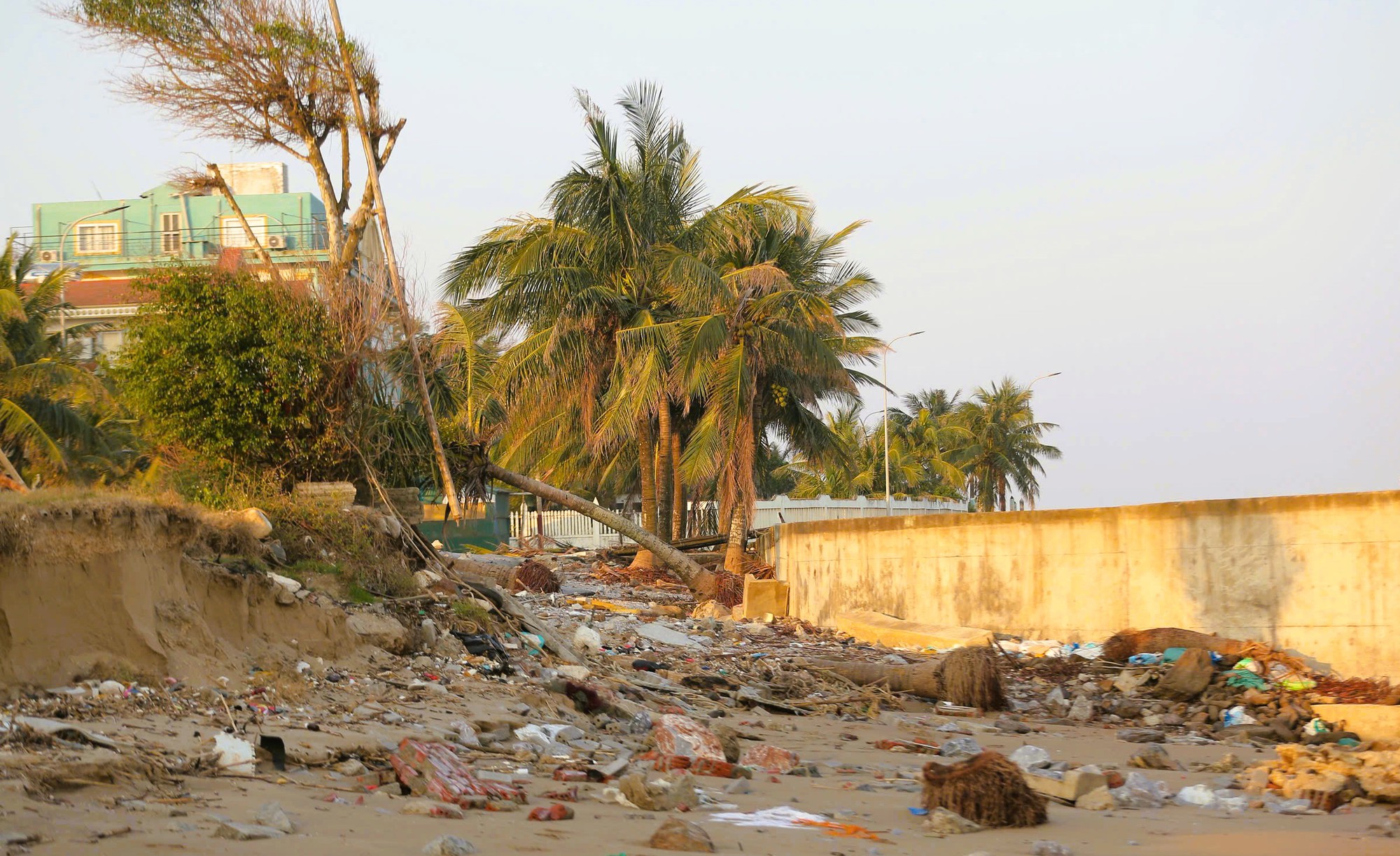 Cảnh tơi tả ở khu du lịch Hải Tiến thanh hóa cần 100 tỉ đồng tái thiết - Ảnh 10. Cảnh tơi tả ở khu du lịch Hải Tiến thanh hóa cần 100 tỉ đồng tái thiết - Ảnh 10.