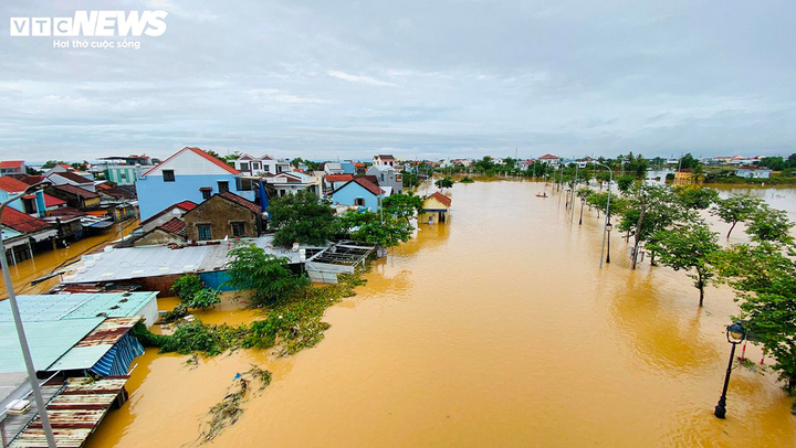 Dự báo thời tiết 4/11: Hà Nội rét mướt, miền Trung mưa lớn, ngập lụt diện rộng- Ảnh 1.