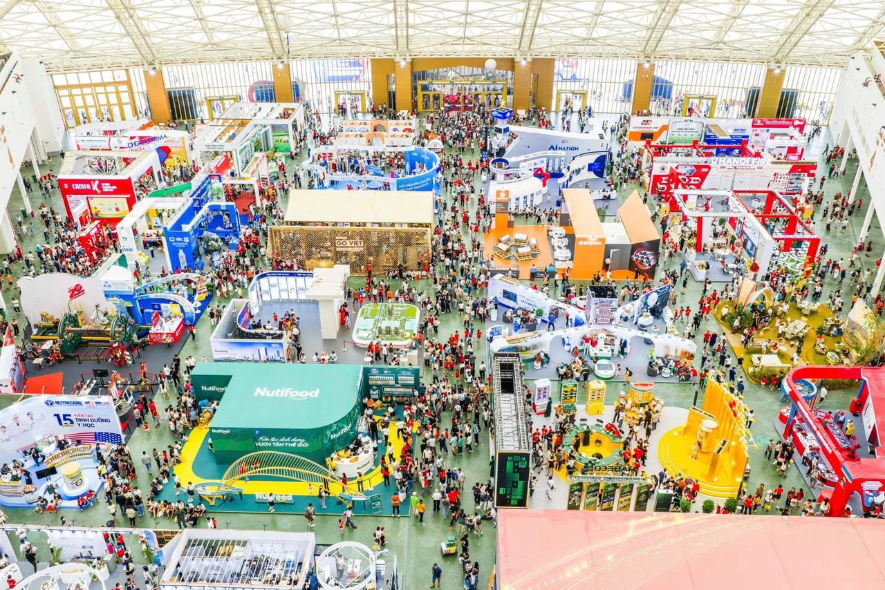 Kỷ lục mới của từ "siêu hội chợ" lớn nhất lịch sử: 3.000 gian hàng, 1 triệu lượt khách, gần 5.000 tỷ đồng hợp đồng ký kết - Ảnh 2.