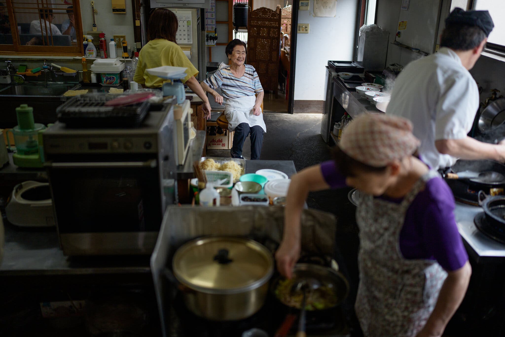 Những cụ già Nhật Bản trăm tuổi vẫn đi làm- Ảnh 4.