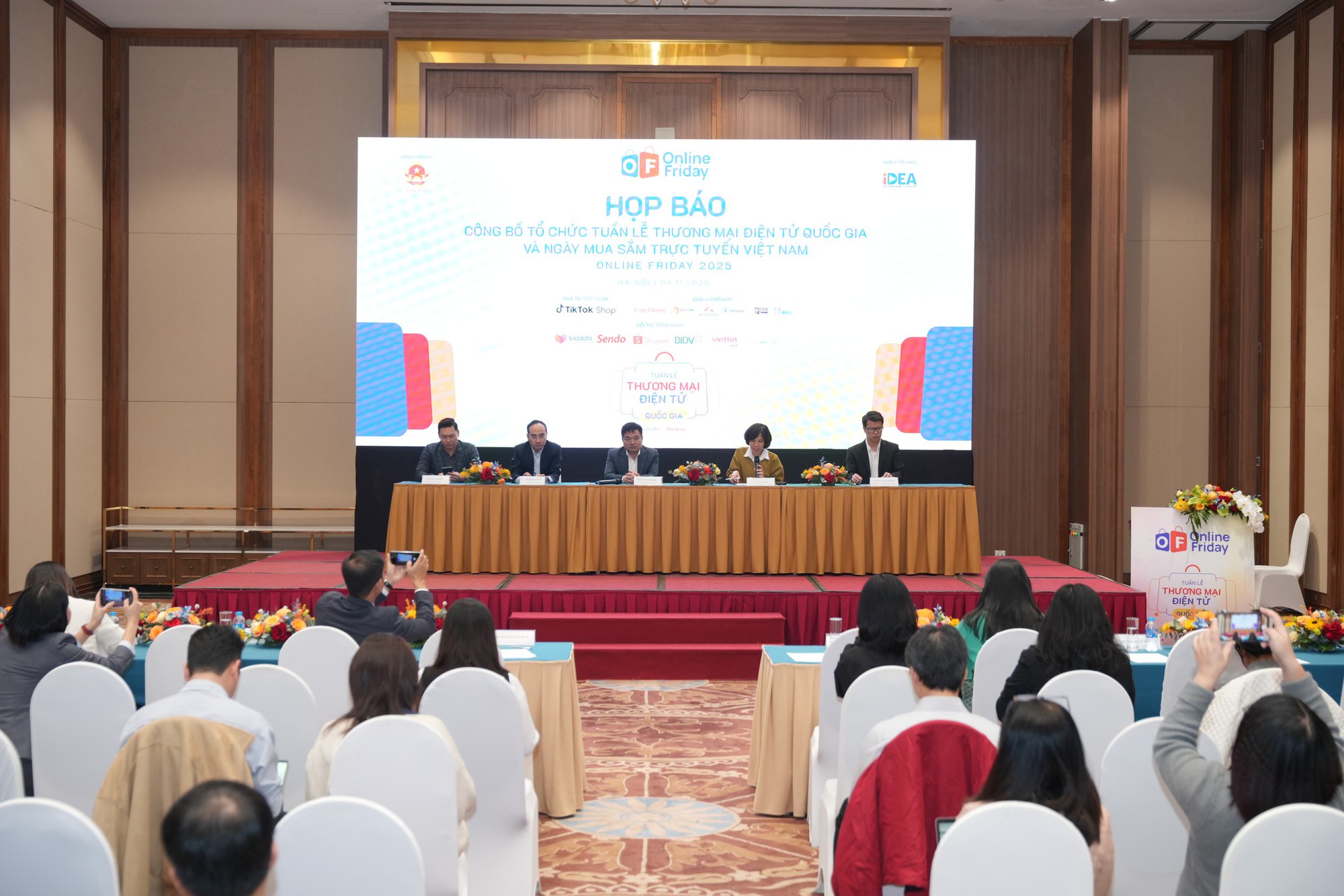 Tin vui: Doanh nghiệp được khuyến mãi 100% hàng hóa, dịch vụ từ ngày 13-17/11- Ảnh 1. Tin vui: Doanh nghiệp được khuyến mãi 100% hàng hóa, dịch vụ từ ngày 13-17/11- Ảnh 1.