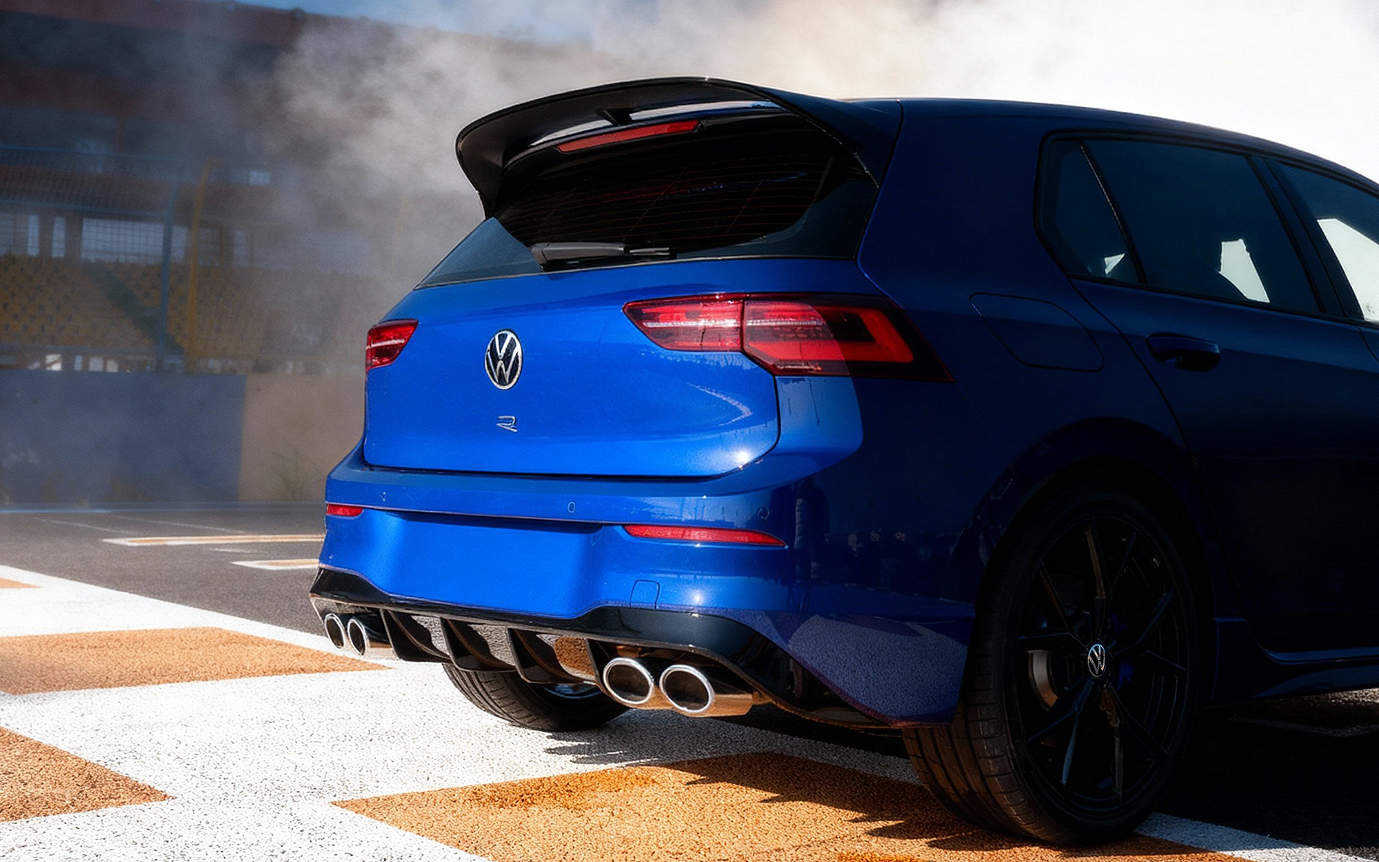 Volkswagen Golf ra mắt Việt Nam: Giá từ 798 triệu đồng, 6 phiên bản, mạnh nhất gần 320hp, thách thức Civic- Ảnh 5. Volkswagen Golf ra mắt Việt Nam: Giá từ 798 triệu đồng, 6 phiên bản, mạnh nhất gần 320hp, thách thức Civic- Ảnh 5.