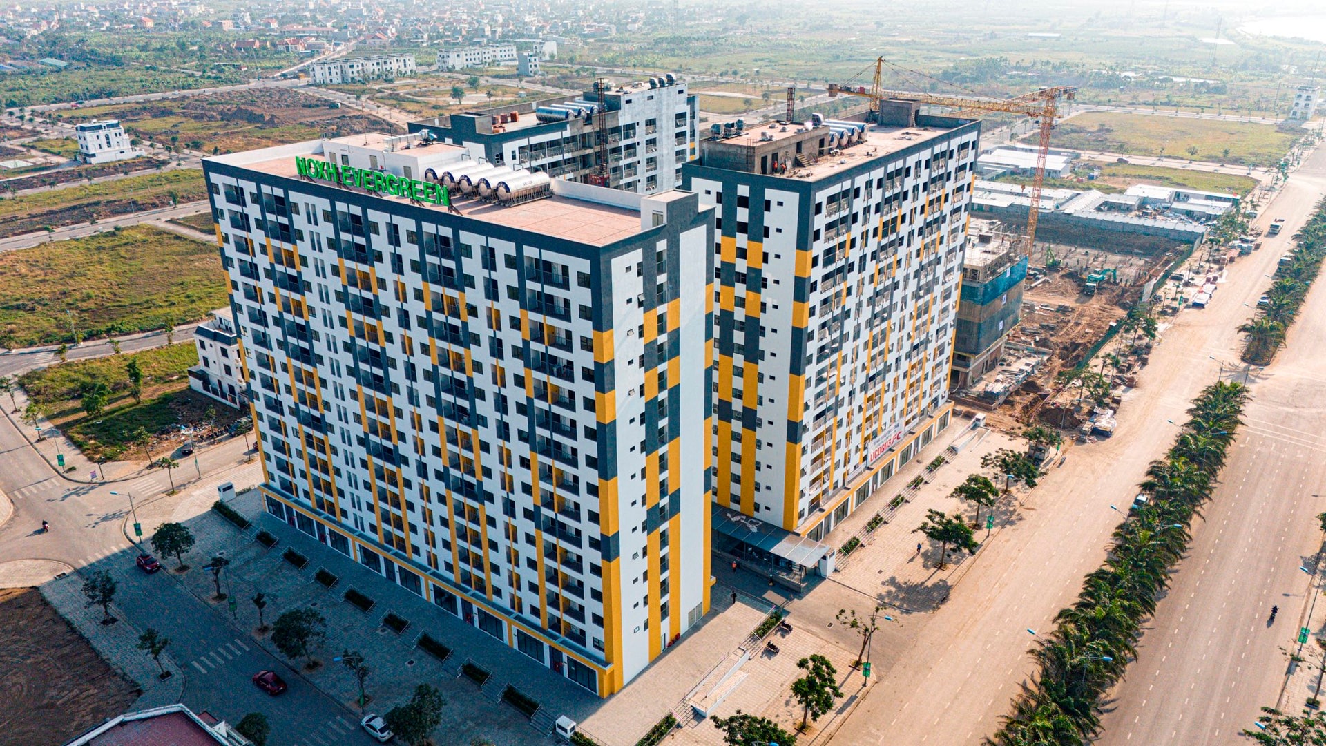 Tin vui cho người dân Đồng Nai: Tỉnh đề xuất chính sách “4 miễn, 2 giảm” chưa từng có, phấn đấu hoàn thành 65.000 căn nhà ở xã hội trong 5 năm tới - Ảnh 1.