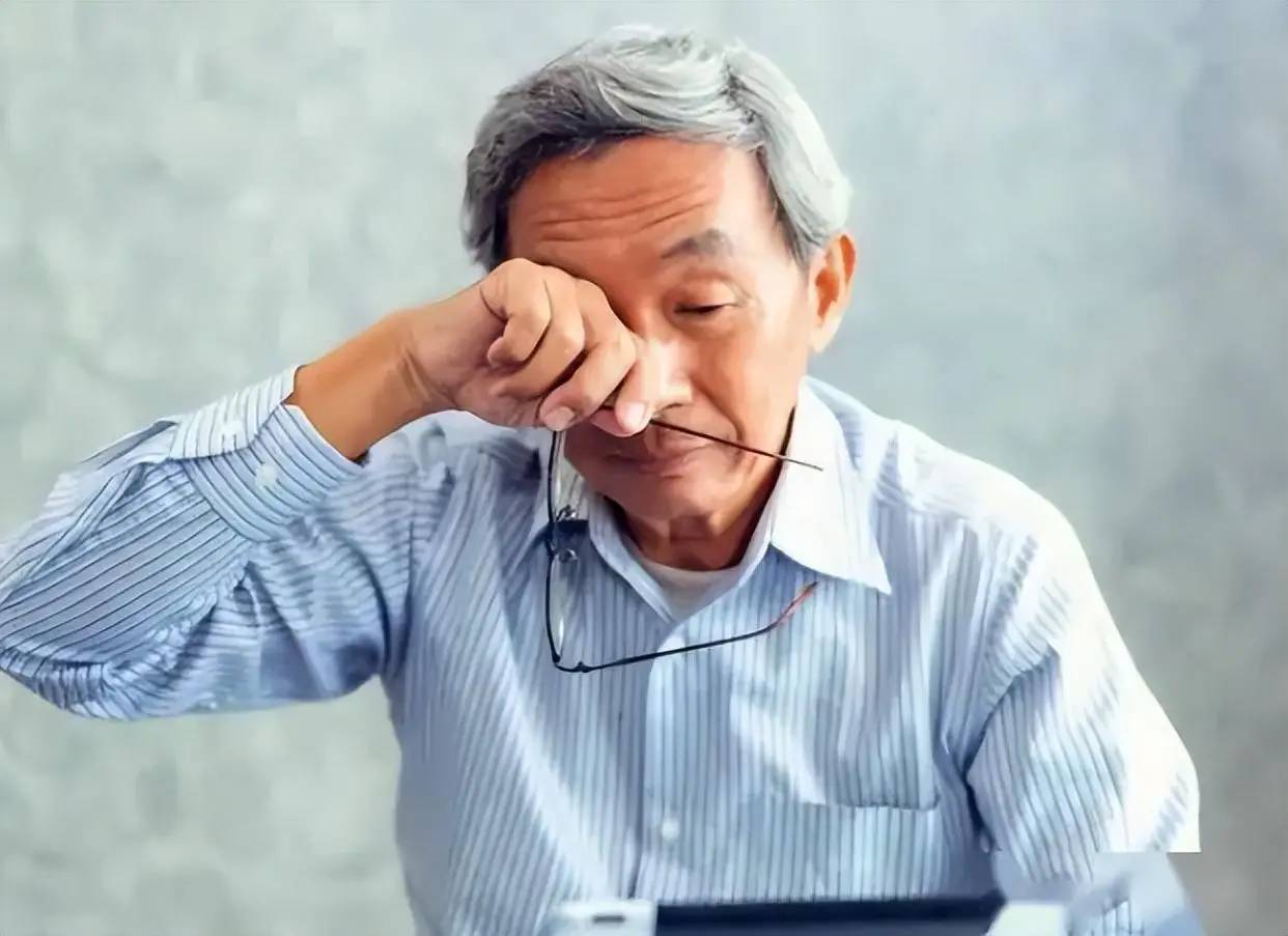 90% bệnh nhân đột quỵ đã liên tục thực hiện 3 điều nhỏ này trước khi bị đột quỵ, có thể bạn đang thực hiện điều thứ 2 ngay lúc này!- Ảnh 5.