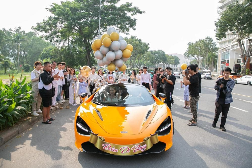 Nguyễn Quốc Vũ - chồng Đoàn Di Băng làm nghề gì mà giàu, phải xây biệt thự 400 tỷ để chứa siêu xe?- Ảnh 6. Nguyễn Quốc Vũ - chồng Đoàn Di Băng làm nghề gì mà giàu, phải xây biệt thự 400 tỷ để chứa siêu xe?- Ảnh 6.