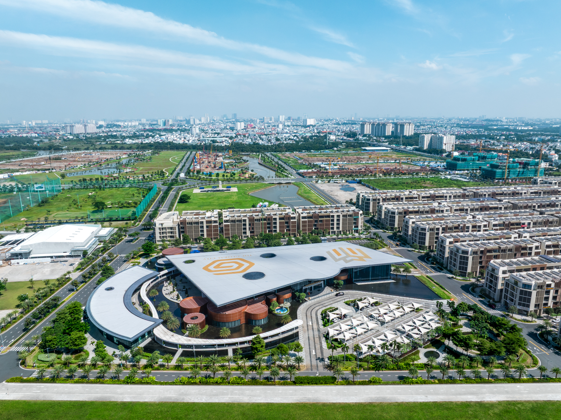 Vẽ lại bản đồ giao thông khu Đông: Tuyến đường dài 660m xuyên qua đô thị quốc tế “tỷ đô” chuẩn bị thông xe, giảm ùn tắc cho nút giao lớn nhất TP HCM - Ảnh 4. Vẽ lại bản đồ giao thông khu Đông: Tuyến đường dài 660m xuyên qua đô thị quốc tế “tỷ đô” chuẩn bị thông xe, giảm ùn tắc cho nút giao lớn nhất TP HCM - Ảnh 4.