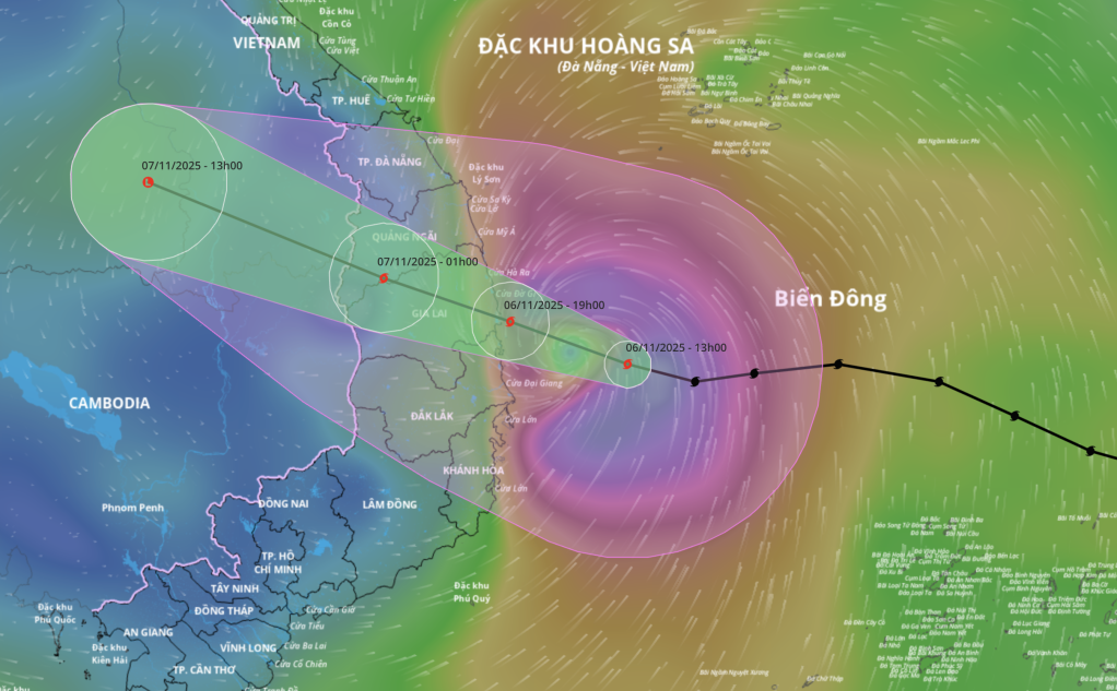 Bão số 13 giật cấp 17 chuẩn bị đổ bộ vào đất liền, nhiều nơi bắt đầu mưa to đến rất to- Ảnh 1.