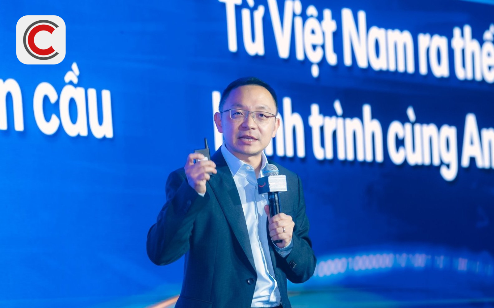 Sếp Amazon: Việt Nam ở vị thế hoàn hảo để trở thành trung tâm xuất khẩu thương mại điện tử của khu vực - Ảnh 1.