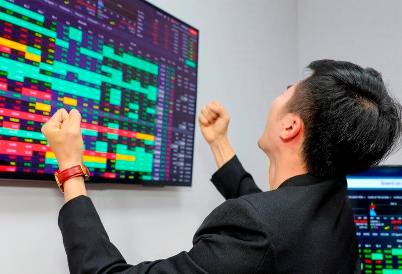 Cổ phiếu một doanh nghiệp đầu ngành “bốc đầu” lên đỉnh lịch sử trước thềm trả cổ tức 65% bằng tiền mặt- Ảnh 1.