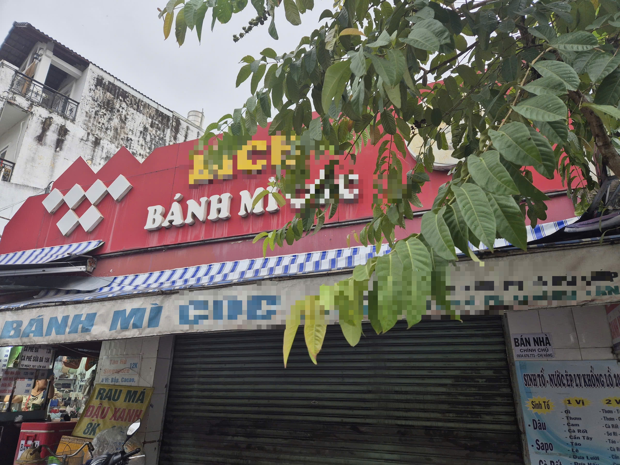 TP HCM: Hơn 40 người nghi ngộ độc sau khi ăn bánh mì ở phường Hạnh Thông - Ảnh 1.