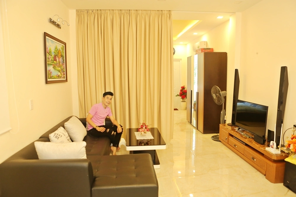 Tài sản trị giá "2.000 cây vàng" của ca sĩ Đoan Trường - Ảnh 2.