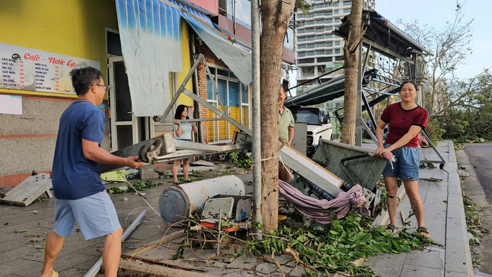 Bão số 13 đi qua, Gia Lai thiệt hại nặng nề- Ảnh 6. Bão số 13 đi qua, Gia Lai thiệt hại nặng nề- Ảnh 6.