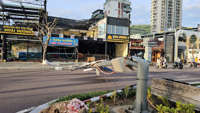 Bão số 13 đi qua, Gia Lai thiệt hại nặng nề- Ảnh 3. Bão số 13 đi qua, Gia Lai thiệt hại nặng nề- Ảnh 3.