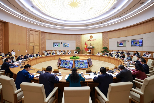 Thủ tướng: Tăng trưởng GDP quý IV phải đạt trên 8,4%- Ảnh 2. Thủ tướng: Tăng trưởng GDP quý IV phải đạt trên 8,4%- Ảnh 2.