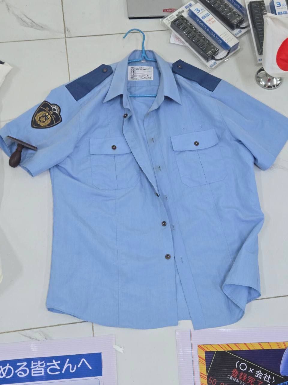 Ập vào 2 tòa nhà cao tầng, phát hiện 658 nghi phạm trong đường dây lừa đảo, thu giữ hàng loạt đồng phục cảnh sát, con dấu, điện thoại...- Ảnh 6.