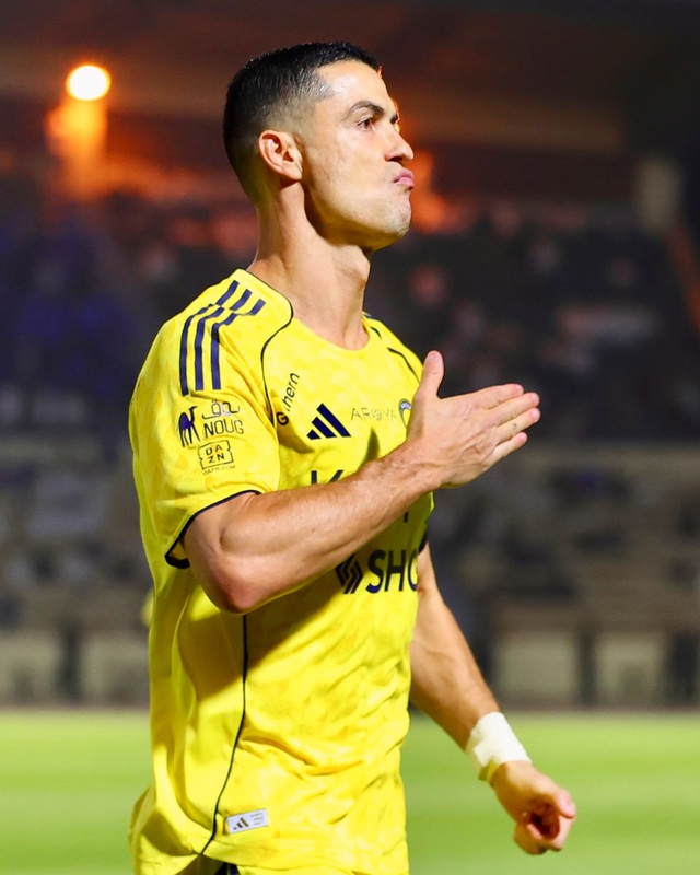 Ronaldo gây tranh cãi- Ảnh 1.