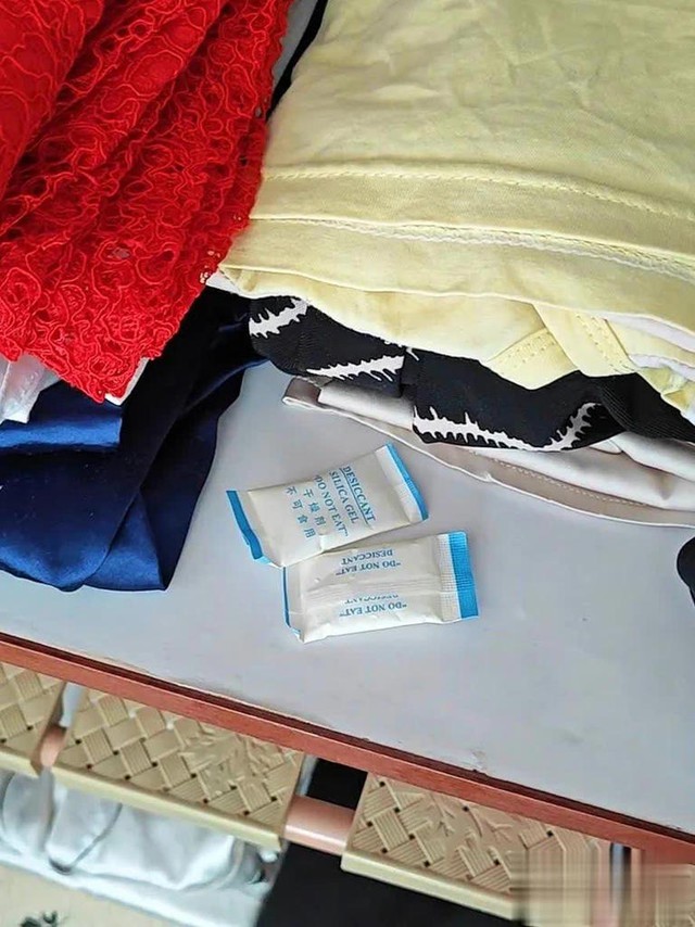 Đừng vội vứt gói hút ẩm trong túi đồ ăn, đặt ở đây bạn sẽ thấy hiệu quả "vàng 10"- Ảnh 2.