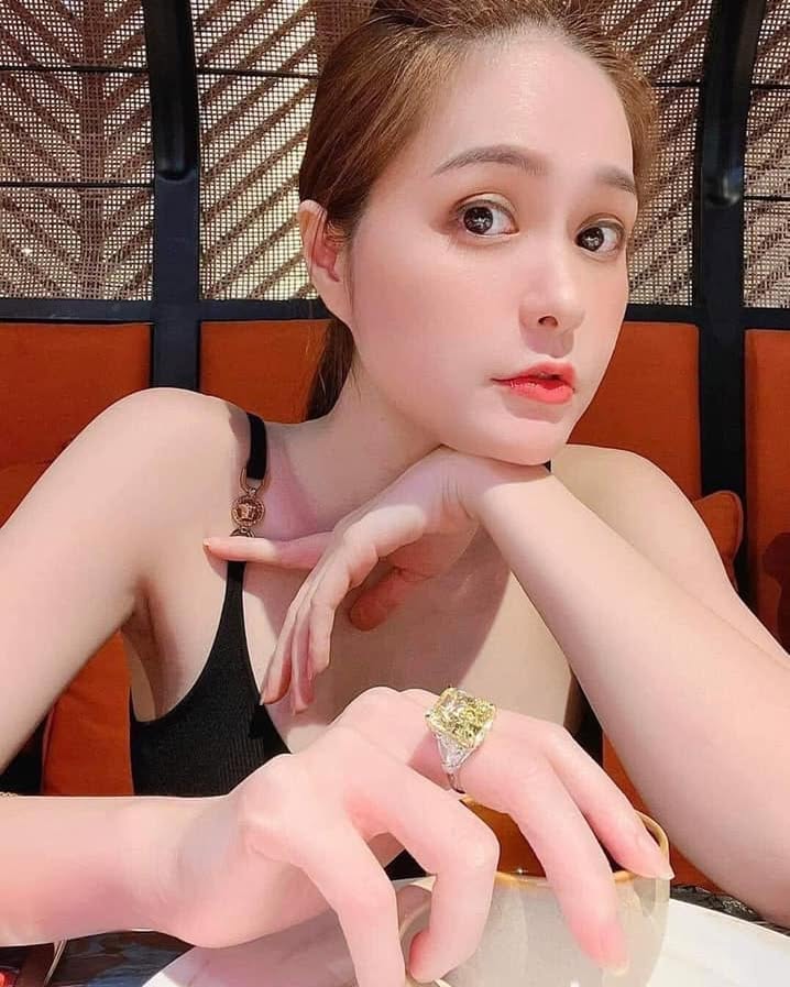 Bay màu danh xưng “nữ đại gia quận 7” của Đoàn Di Băng- Ảnh 25.