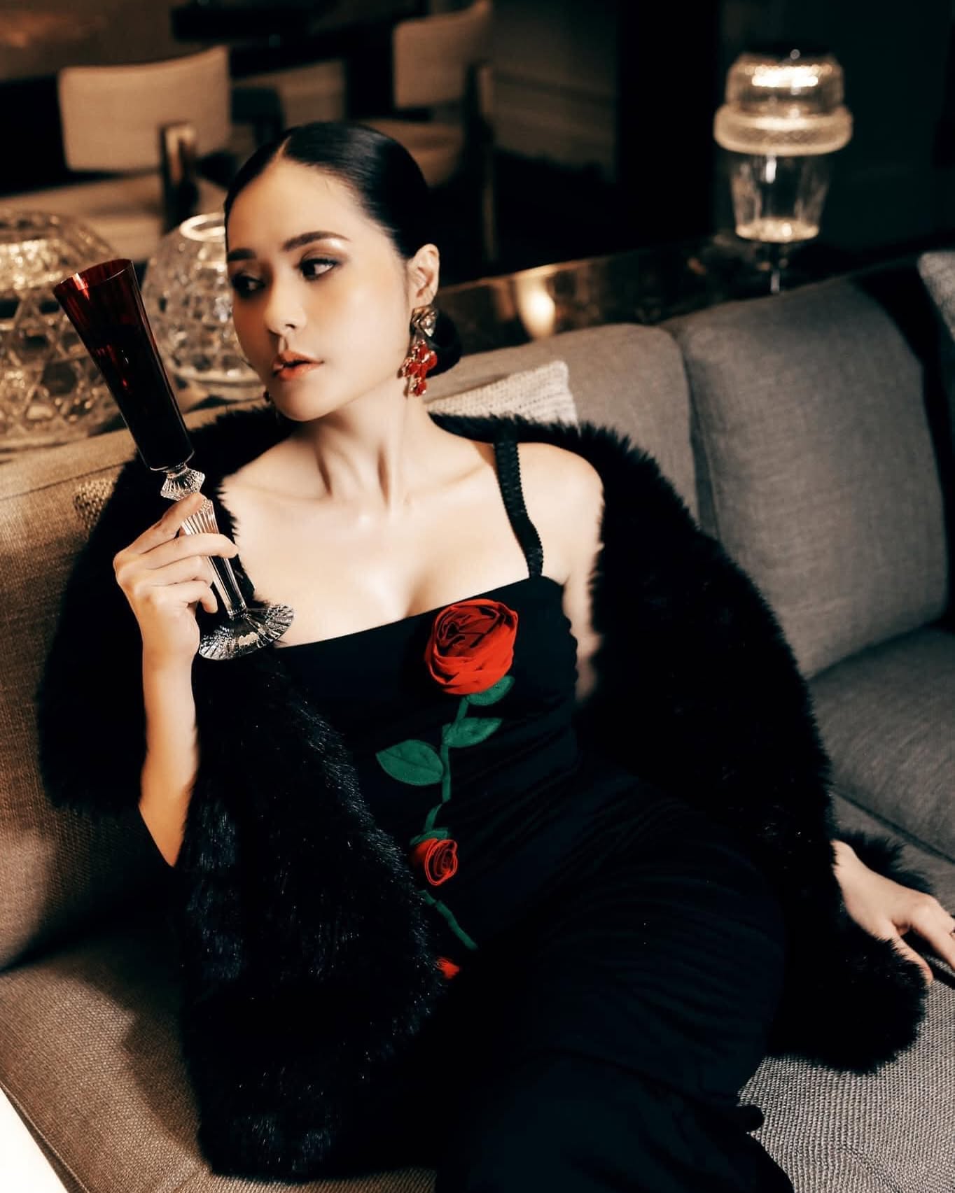 Bay màu danh xưng “nữ đại gia quận 7” của Đoàn Di Băng- Ảnh 23.