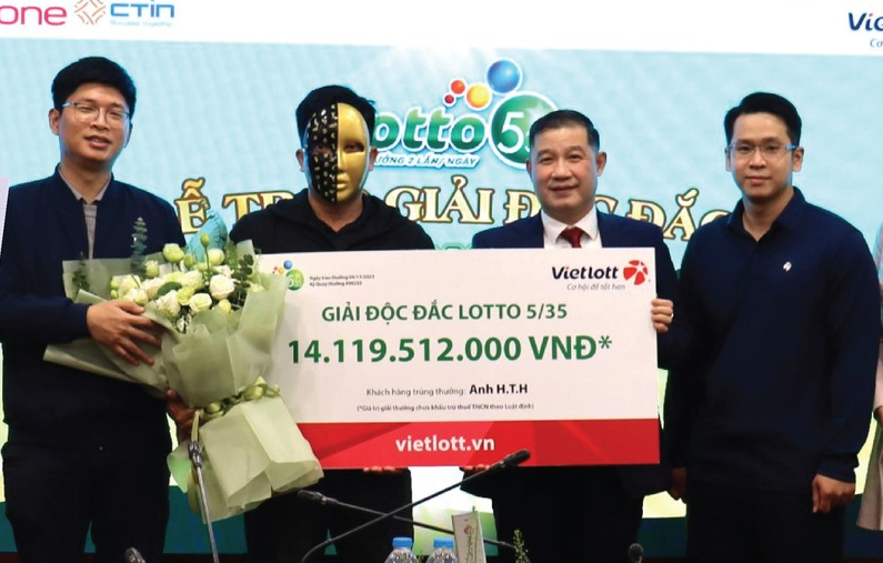 Người đàn ông "ẵm" 14 tỷ Vietlott nhờ cú bấm ngẫu nhiên trên điện thoại, Khánh Hoà có tỷ phú mới